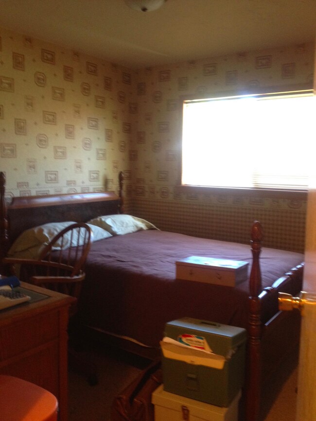 1343SeelyMacWC_bed