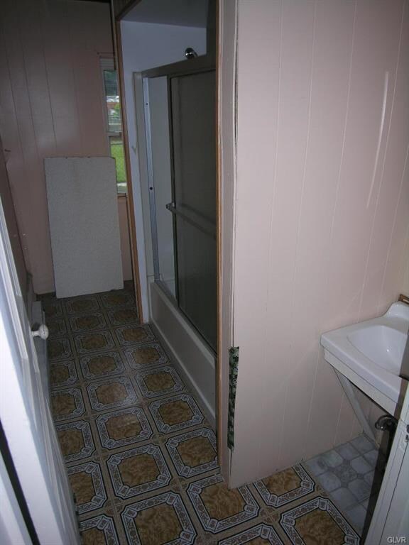 409 W Broad St, Tamaqua, PA 18252 - photo 6