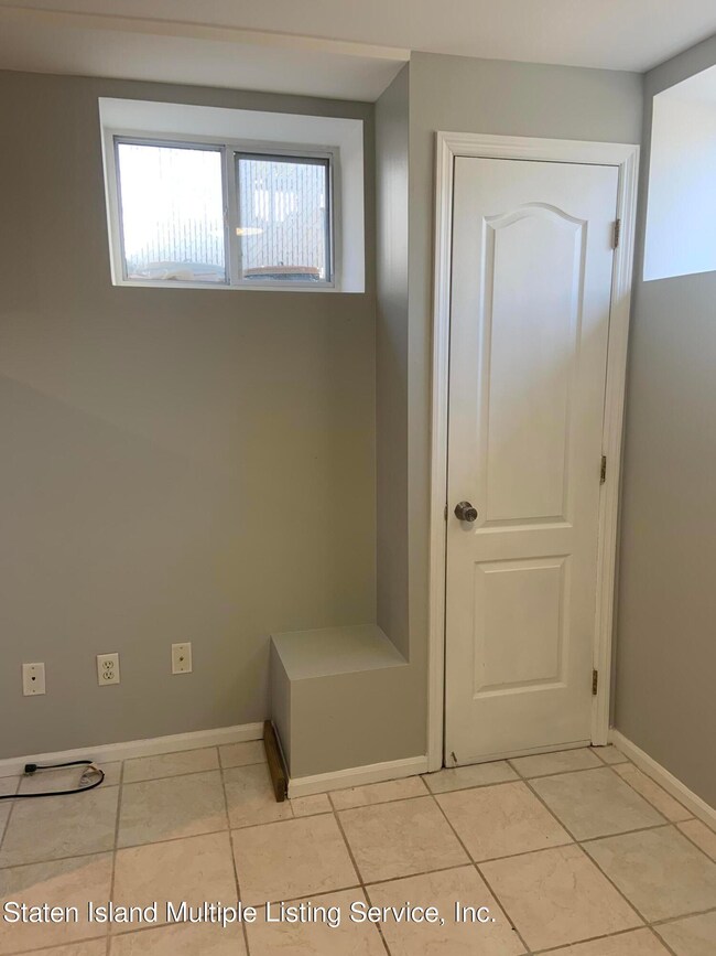 125 Hurlbert St unit 2, Staten Island, NY 10305 - photo 3