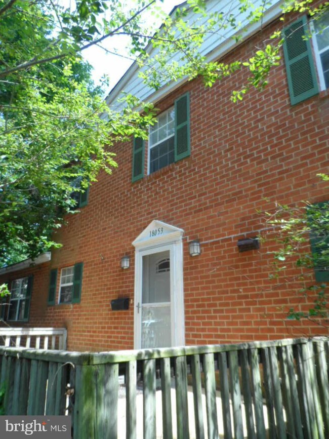 18053 Olde Port Ln, Triangle, VA 22172 - photo 3