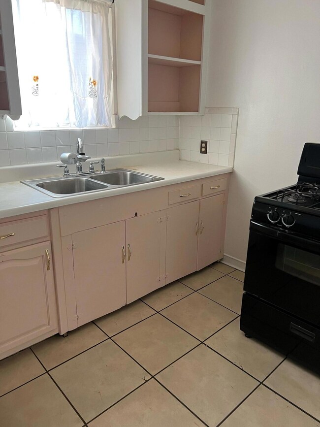 3401 Mobile Ave, El Paso, TX 79930 - photo 7