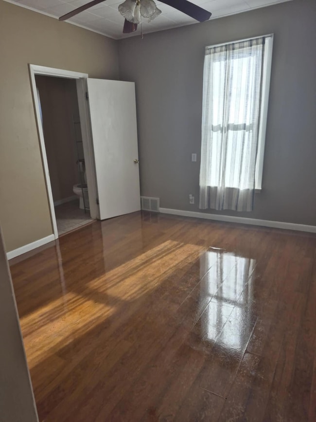 207 Parmalee St, Muscatine, IA 52761 - photo 7