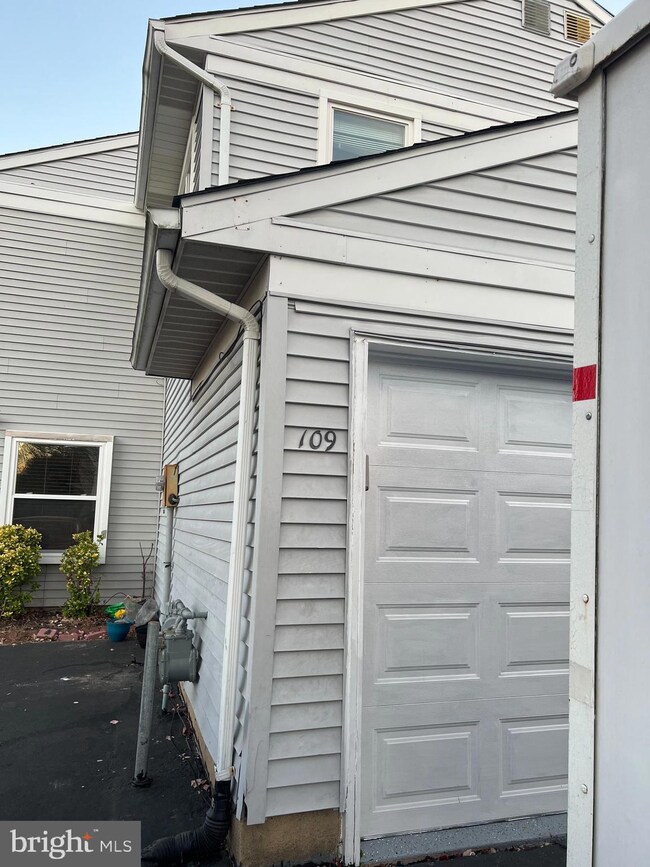 109 Pebble Rd, East Windsor, NJ 08520 - photo 3