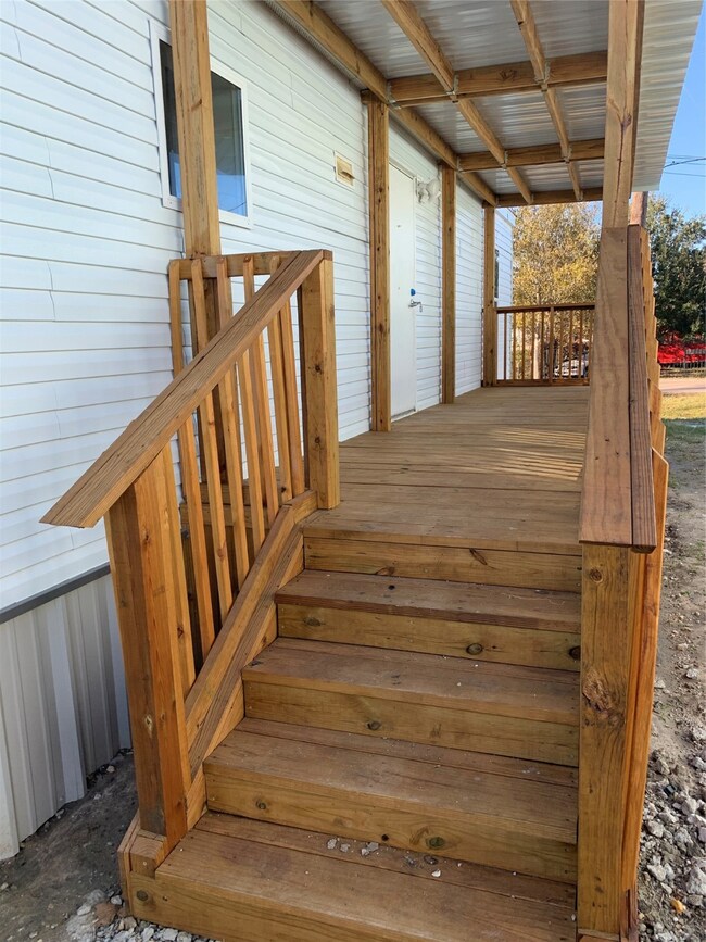 3621 County Road 161 unit D, Alvin, TX 77511 - photo 2