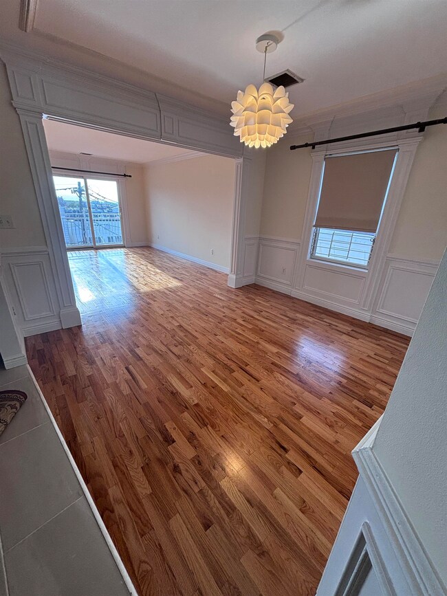 166 Lincoln St unit 2, Jersey City, NJ 07307 - photo 4