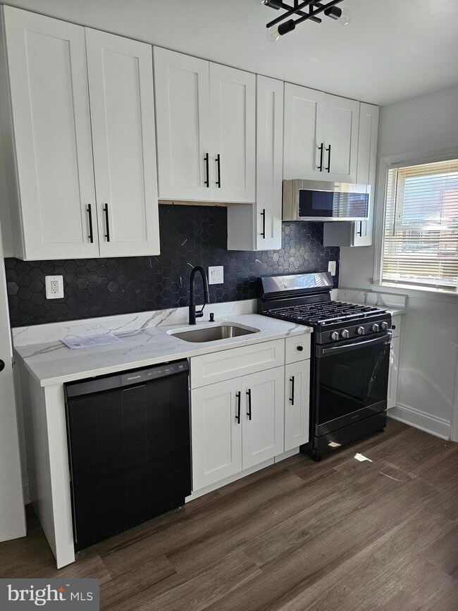 2226 Redthorn Rd, Middle River, MD 21220 - photo 2