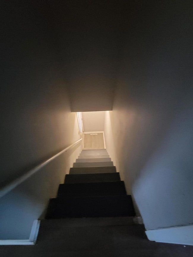 1775 Harrodsburg Rd unit 2nd floor unit, Lexington, KY 40504 - photo 2