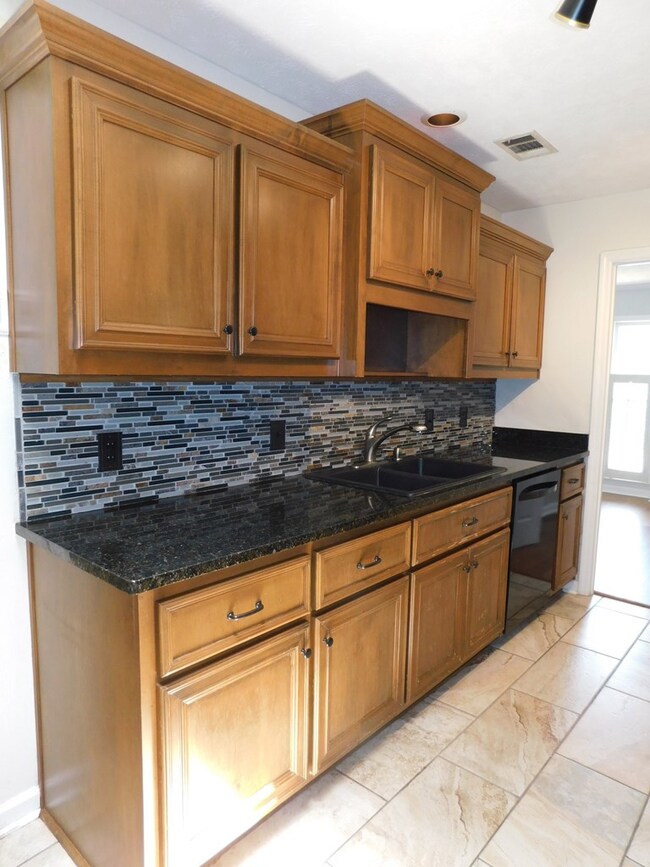 6983 Oakwood Ct, Columbus, GA 31904 - photo 3