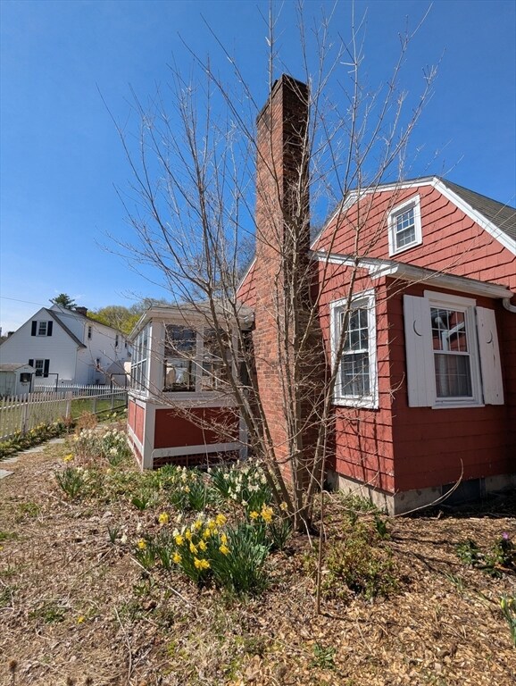 314 Mackenzie Ave, Holyoke, MA 01040 - photo 3