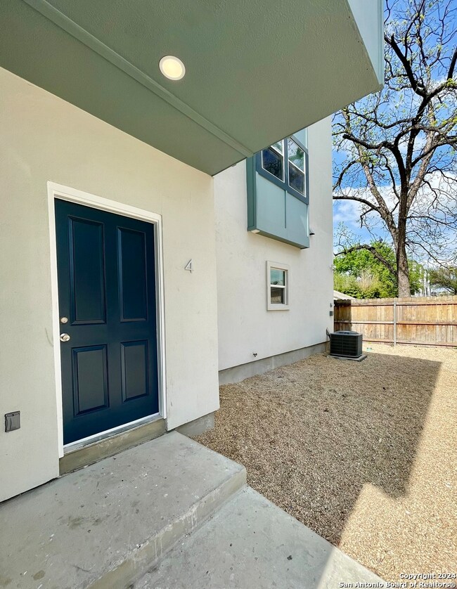 603 W Euclid Ave unit 4, San Antonio, TX 78212 - photo 5
