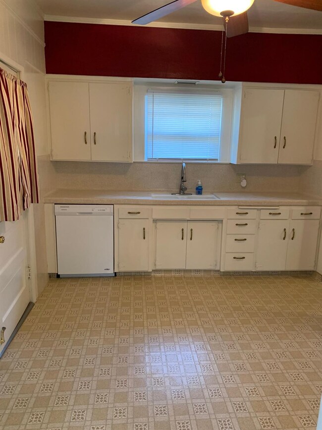 1374 N Lucerne Ln, Fresno, CA 93728 - photo 5