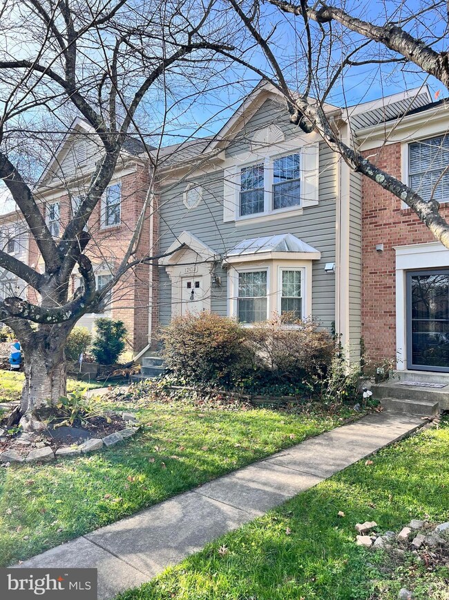 12423 Sky Blue Dr, Germantown, MD 20874 - photo 2