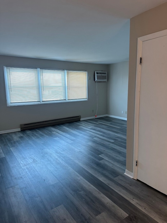 1015 N Farnsworth Ave unit J, Aurora, IL 60505 - photo 2