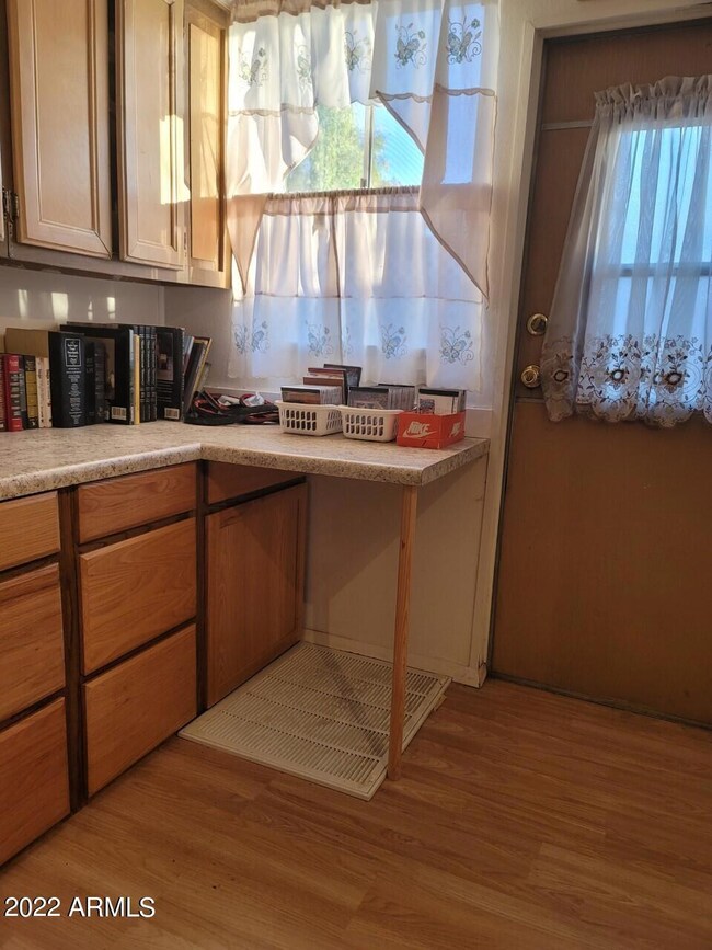 OFFICE - CRAFT AREA