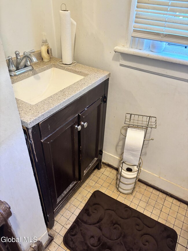 10 Wilkins Ave, Albany, NY 12206 - photo 4