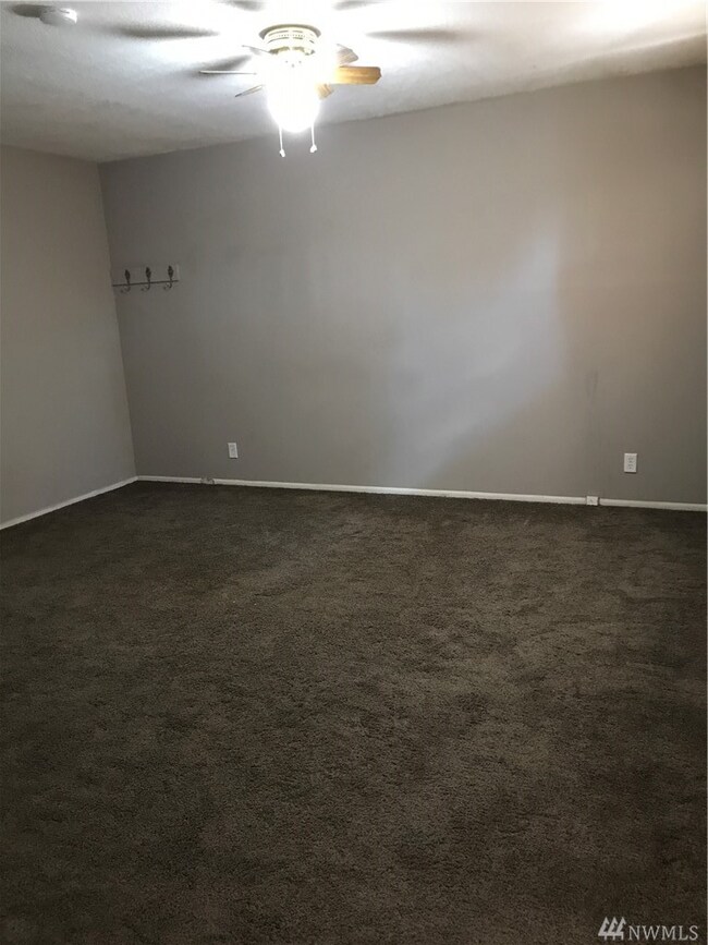 2631 Terry Ave, Longview, WA 98632 - photo 4