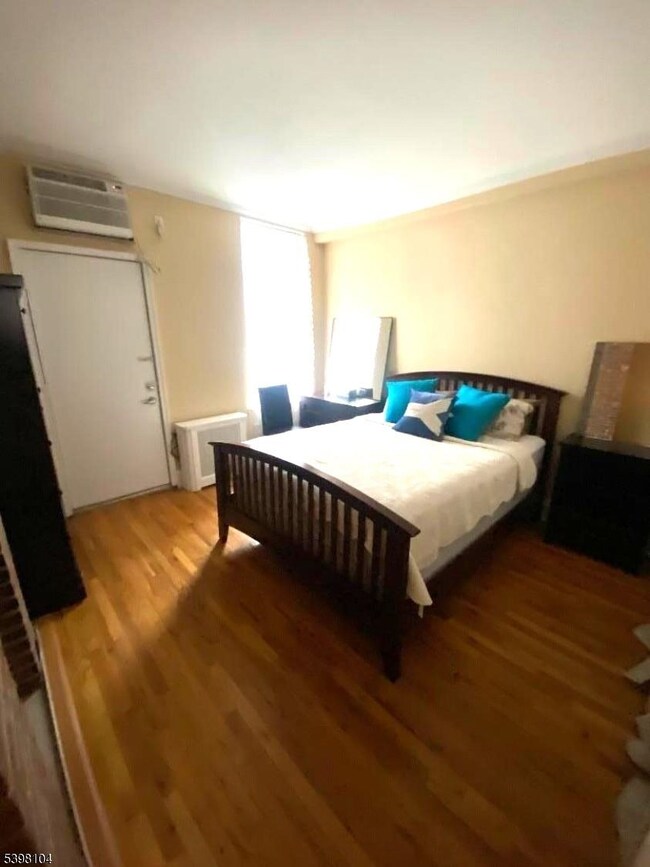 208 Washington St unit 2A, Jersey City, NJ 07302 - photo 4