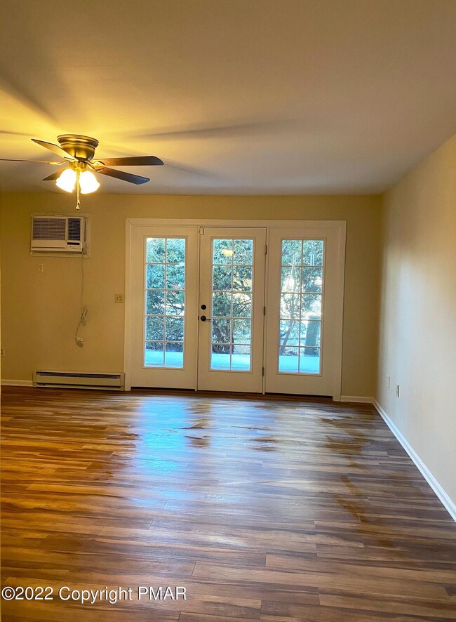 139 N 5th St, Stroudsburg, PA 18360 - photo 3