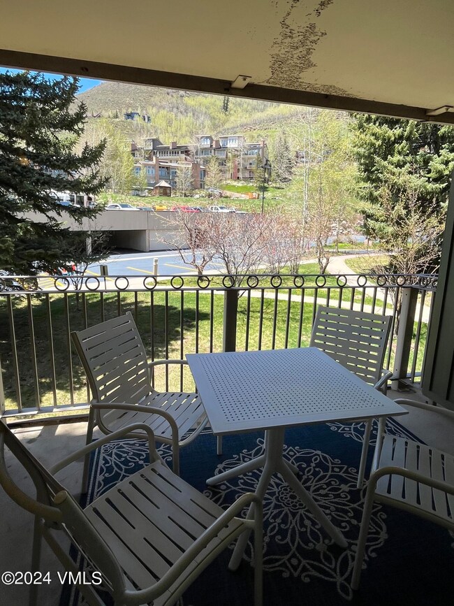 1305 Deck
