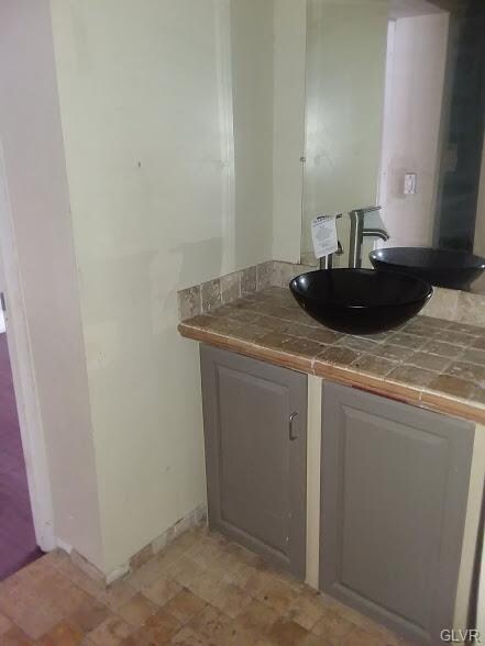 1218 S 10th St, Emmaus, PA 18049 - photo 7