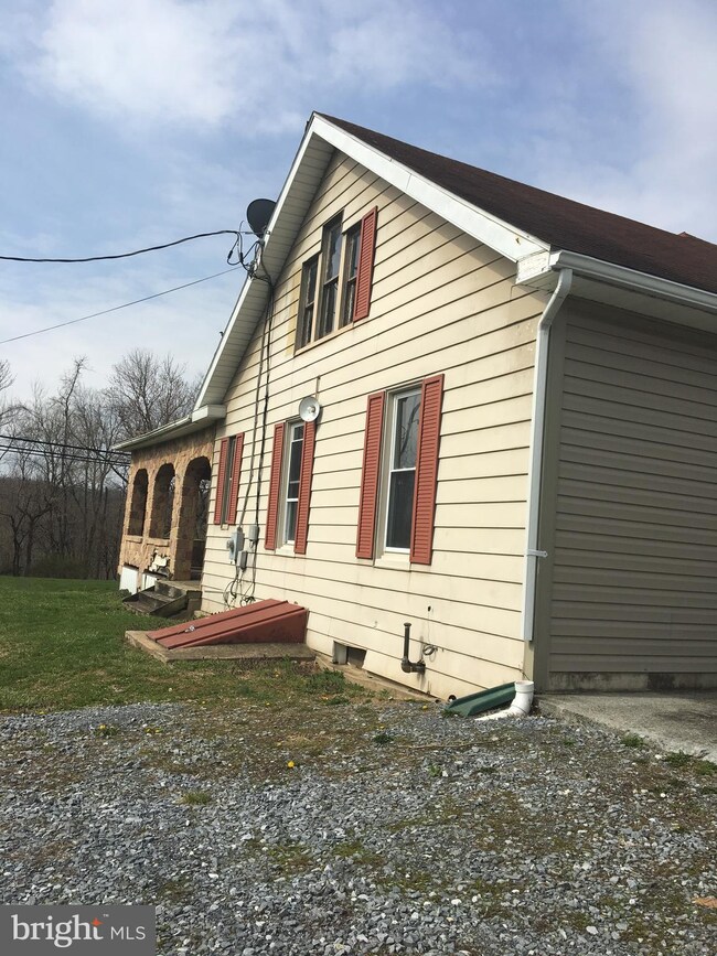 520 Knoxville Rd, Knoxville, MD 21758 - photo 4