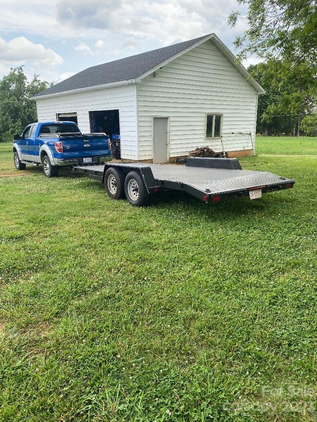 127 Reeves Rd, Statesville, NC 28625 - photo 4