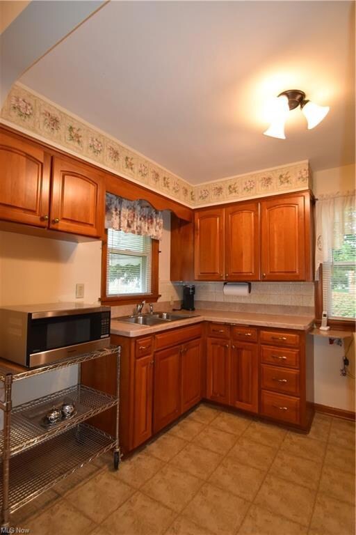 854 5th St, Struthers, OH 44471 - photo 6