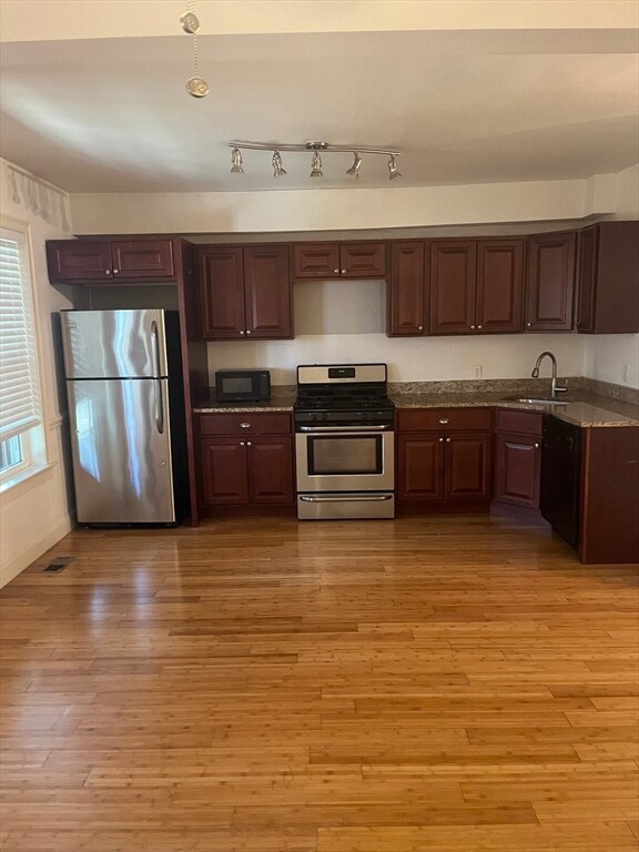 291 W 2nd St unit 3, Boston, MA 02127 - photo 2