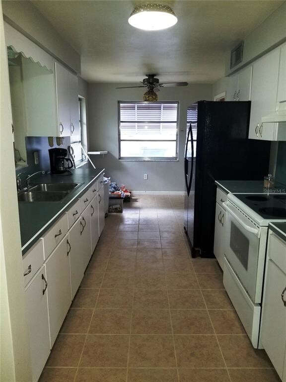 Eat in Kitchen area