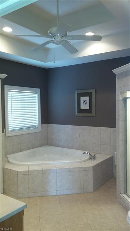 Master bath with jacuzzi tub