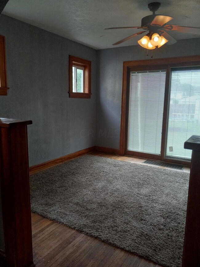 690 S Burgess Ave, Columbus, OH 43204 - photo 6