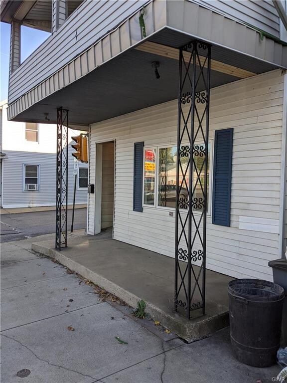 201 Main St unit 1, Slatington, PA 18080 - photo 3