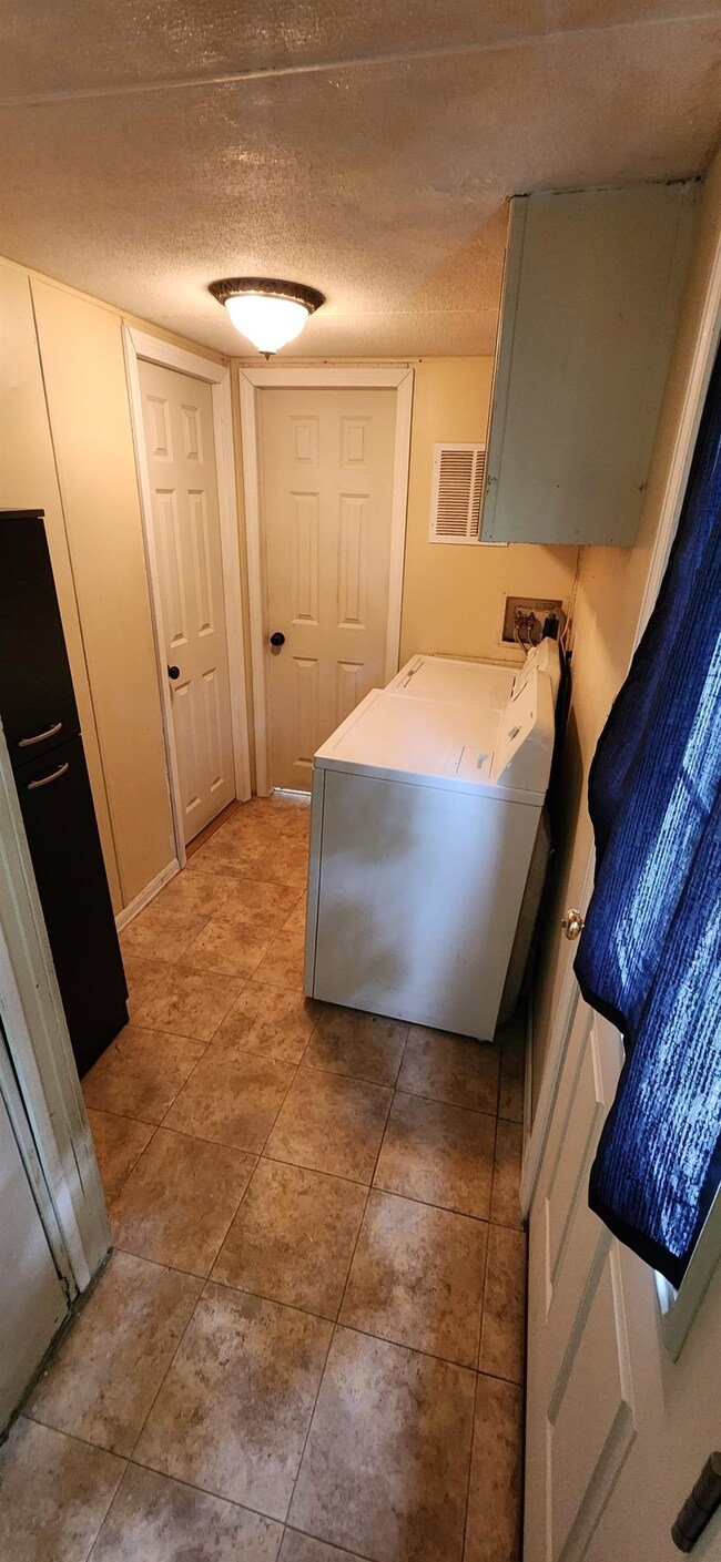 8 Mark Dr, Allenstown, NH 03275 - photo 6