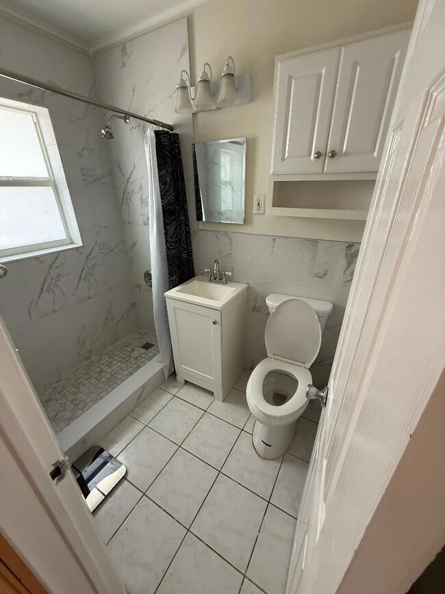 1710 NE 8th St unit 3, Fort Lauderdale, FL 33304 - photo 7