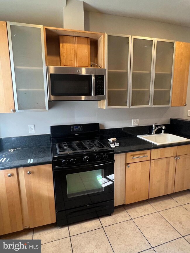 867 Reinhart St, Baltimore, MD 21230 - photo 7