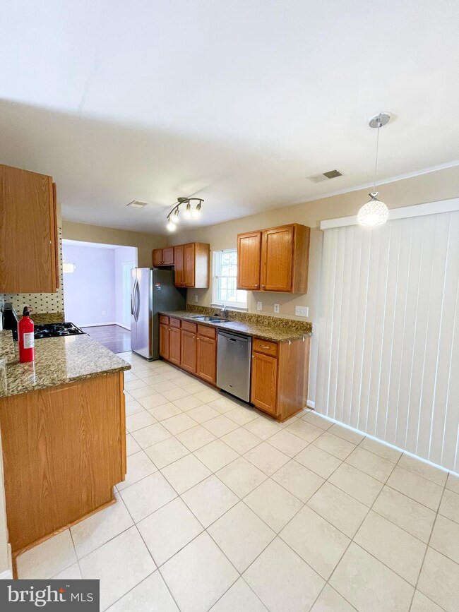 3278 Mountain Laurel Loop, Dumfries, VA 22026 - photo 5