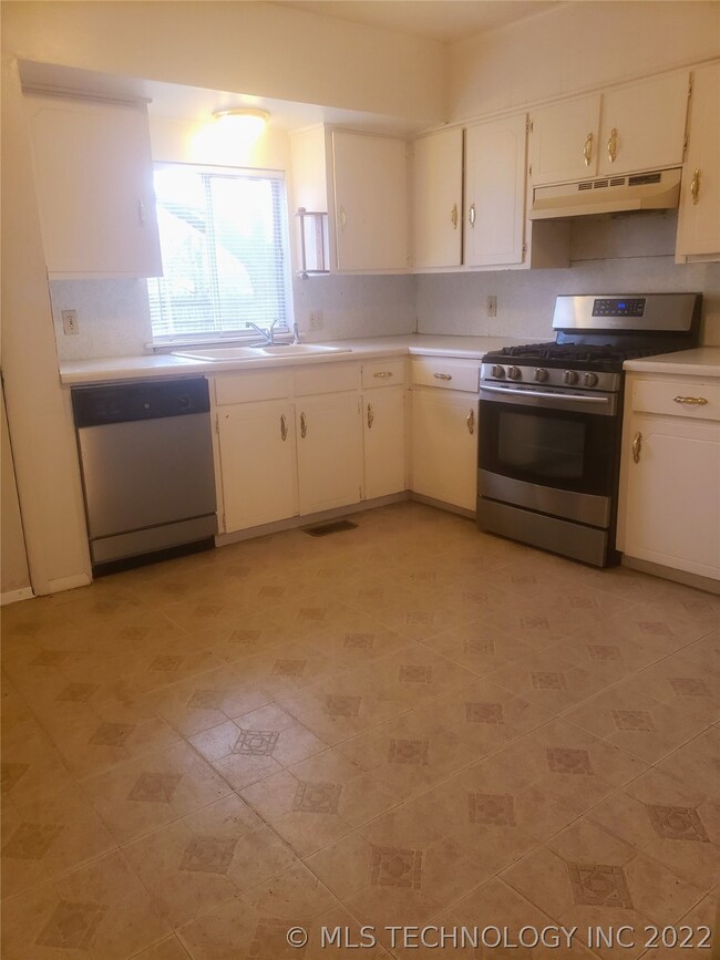 913 W El Paso Place, Broken Arrow, OK 74012 - photo 6