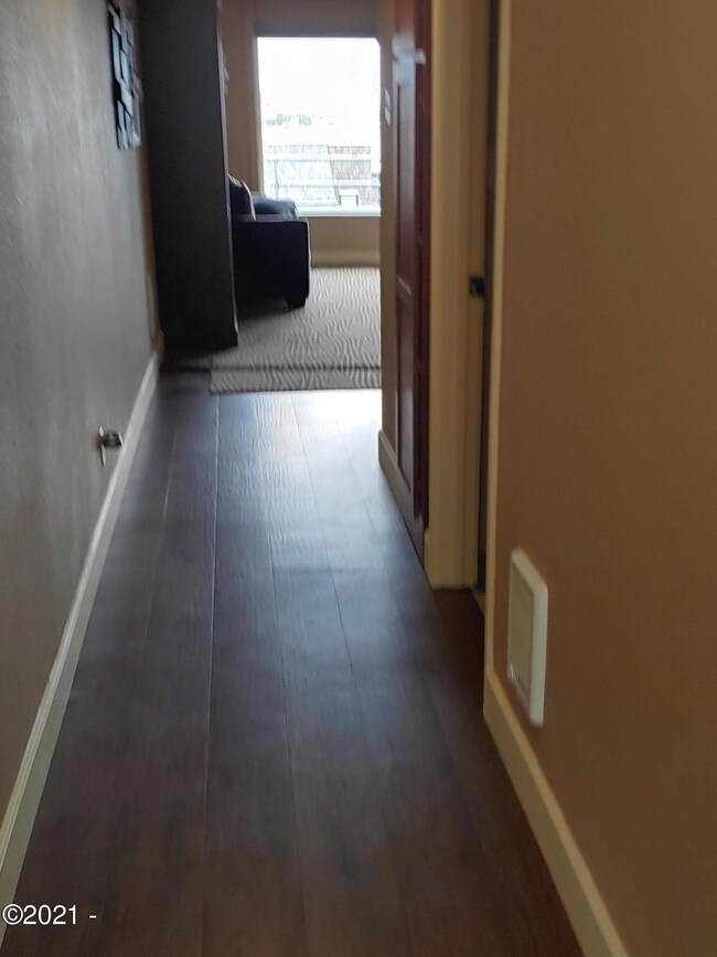 451 Entry Way
