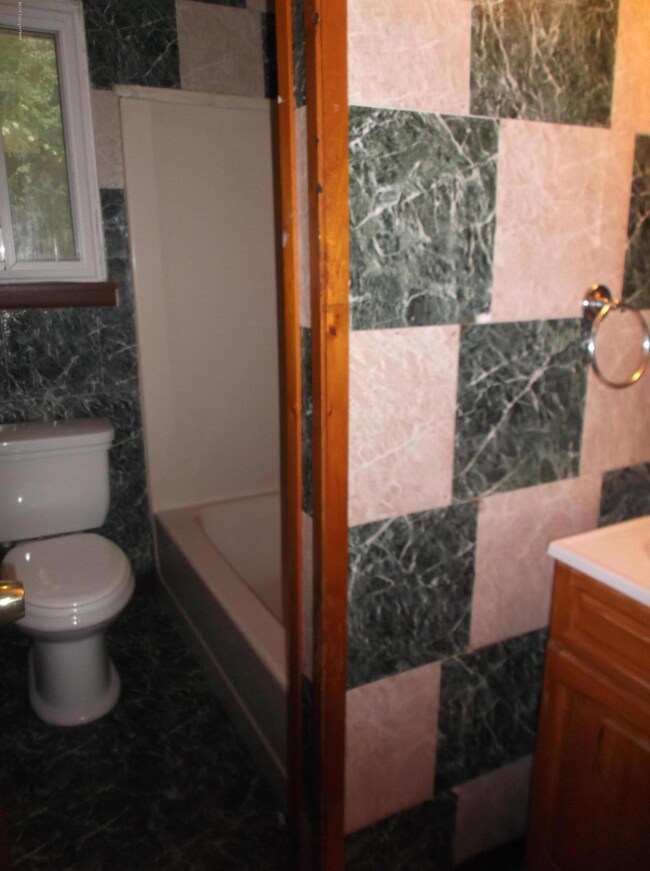 219 Joy Glen unit 201, Effort, PA 18330 - photo 6