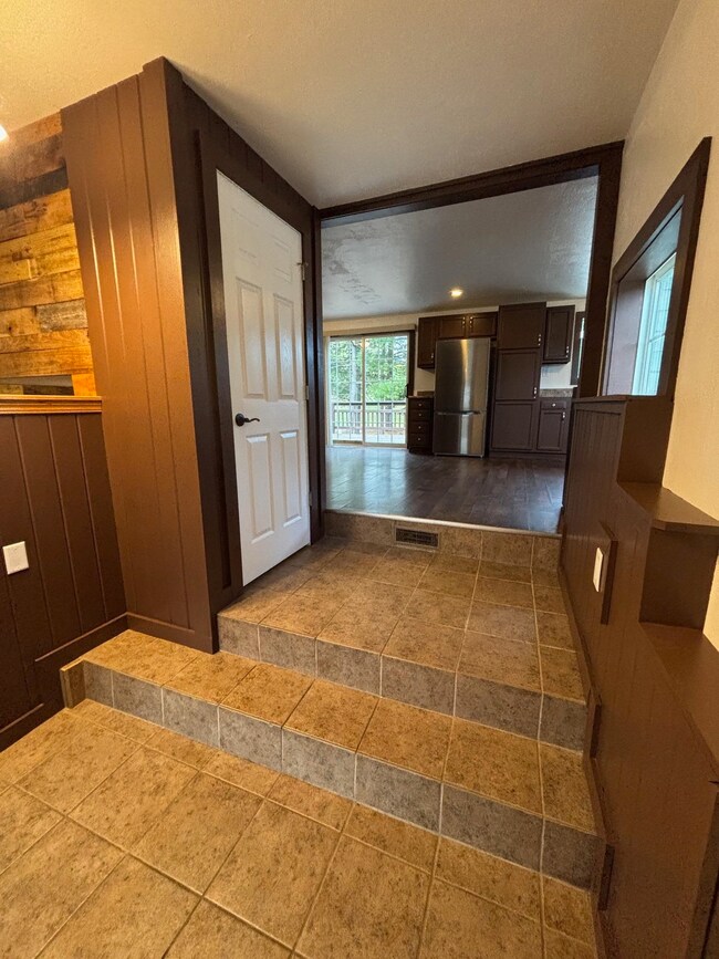 810 8th Aly, Crivitz, WI 54114 - photo 4