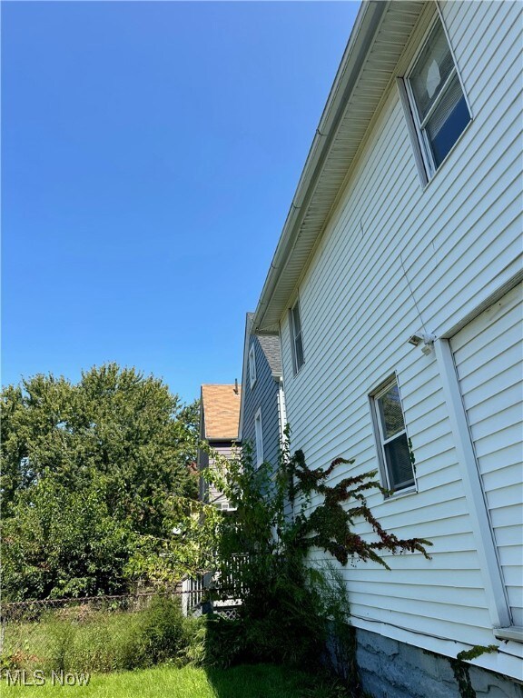 3288 Scranton Rd, Cleveland, OH 44109 - photo 6