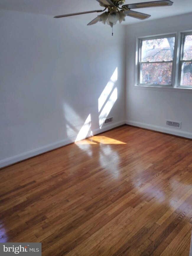 1524 Barrett Rd, Gwynn Oak, MD 21207 - photo 5