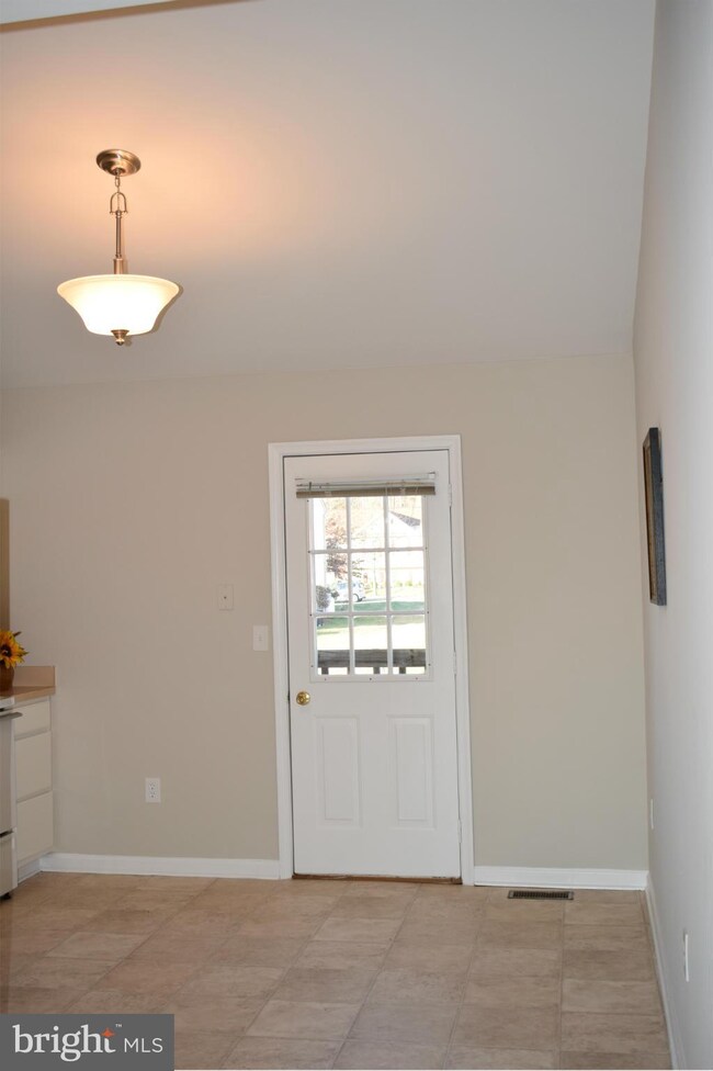 819 W Potomac St, Brunswick, MD 21716 - photo 7