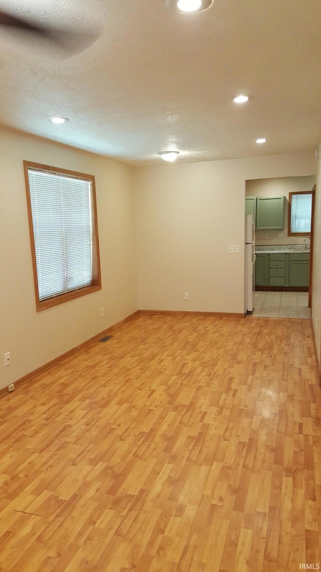 522 Howard St, South Bend, IN 46617 - photo 2