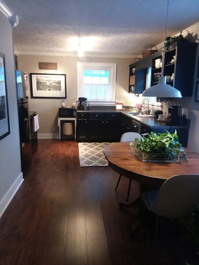 218 Hickory Dr, Shelbyville, TN 37160 - photo 2