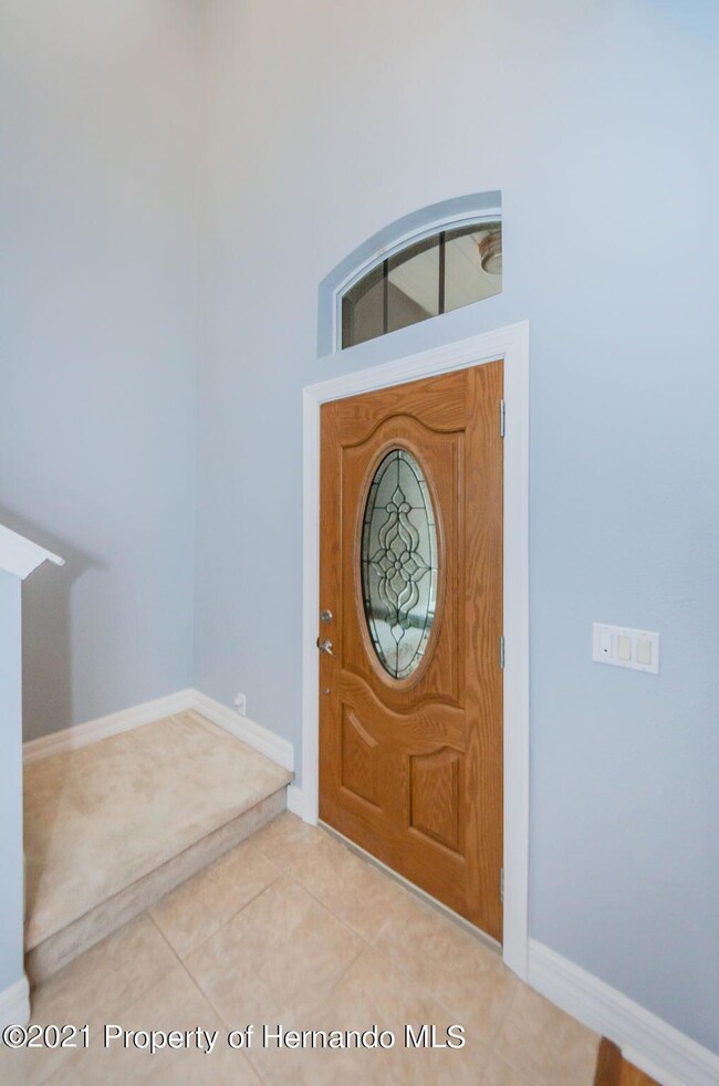 11-web-or-mls-Foyer-3