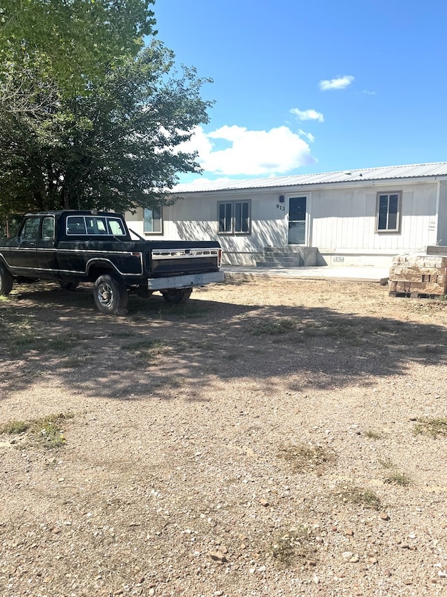 913 Ted St, Alpine, TX 79830 - photo 2