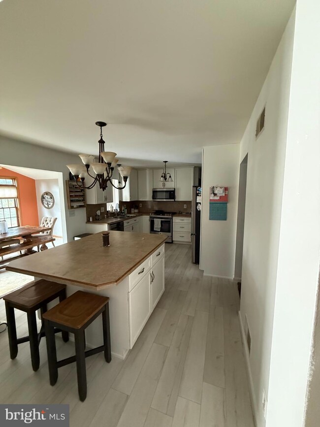 1958 Misty Dr, Mount Joy, PA 17552 - photo 3