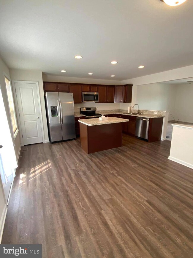 211 Sage Cir, Winchester, VA 22603 - photo 3