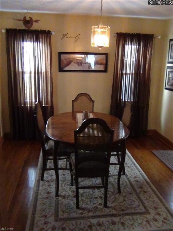 261 Birchwood Ave Cuyahoga Falls OH 44221  Oak Flo